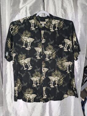 Vintage-Inspired Black Martini Print Short Sleeve Shirt